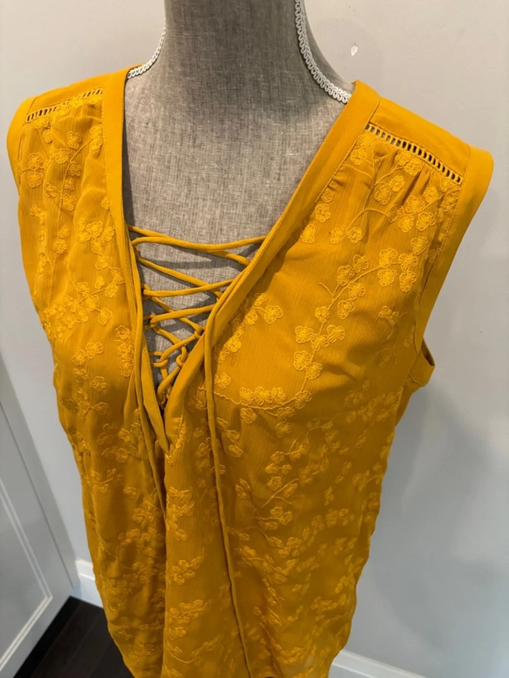 Anthro Maeve Mustard Lace Up Tank Embroidered Sleeveless Top Medium - Picture 5 of 14